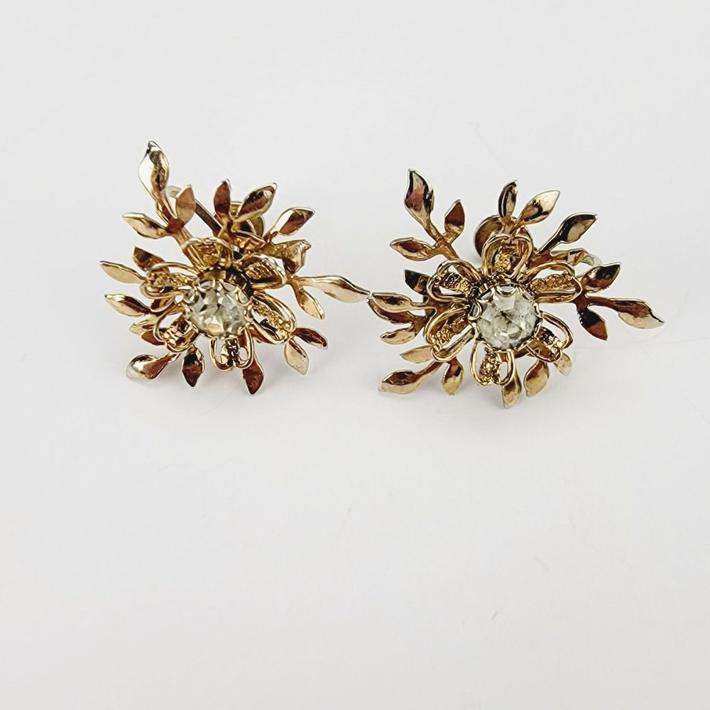 Vintage Gold Tone‎ Leaf Cluster Floral Rhinestone Screw Back Earrings 1"
